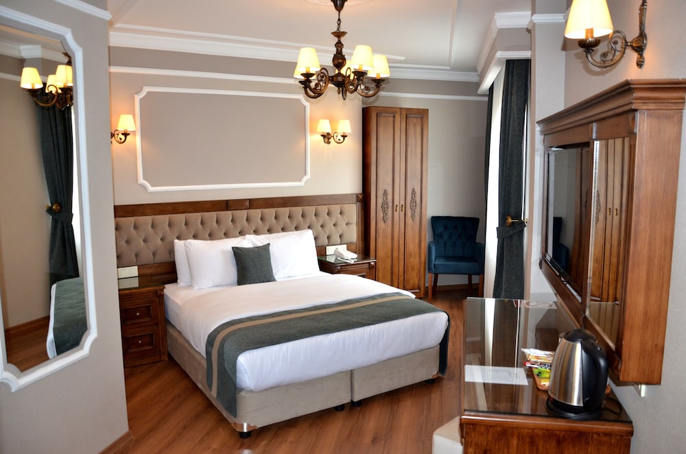 DELUXE, DOUBLE BED