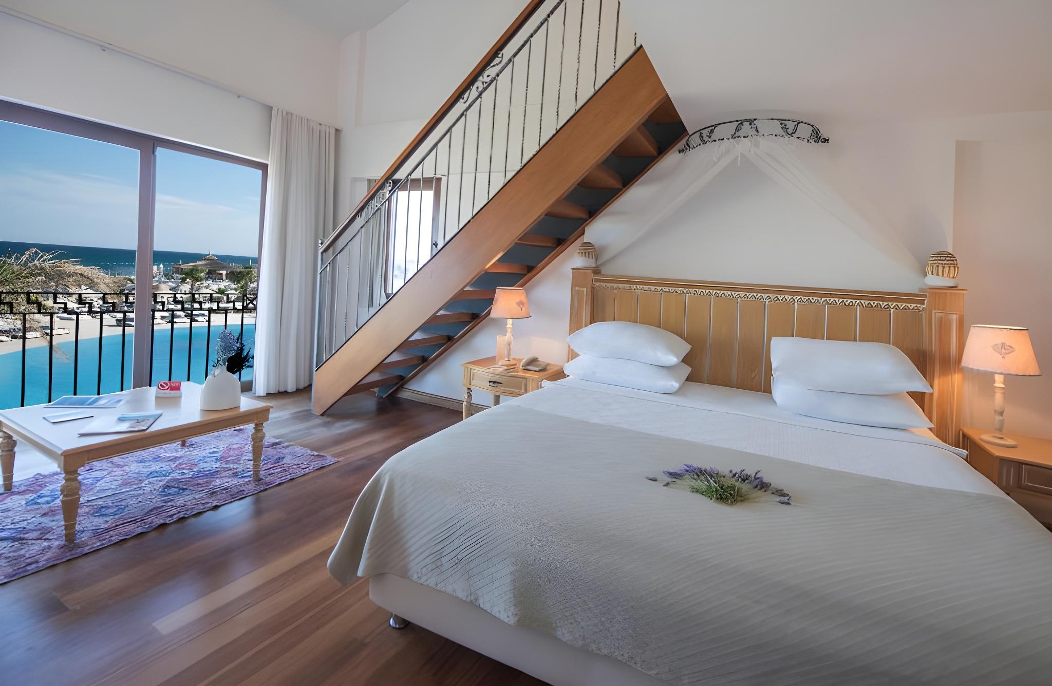 Family Suite, Suite, King and Twin Beds, Sea View