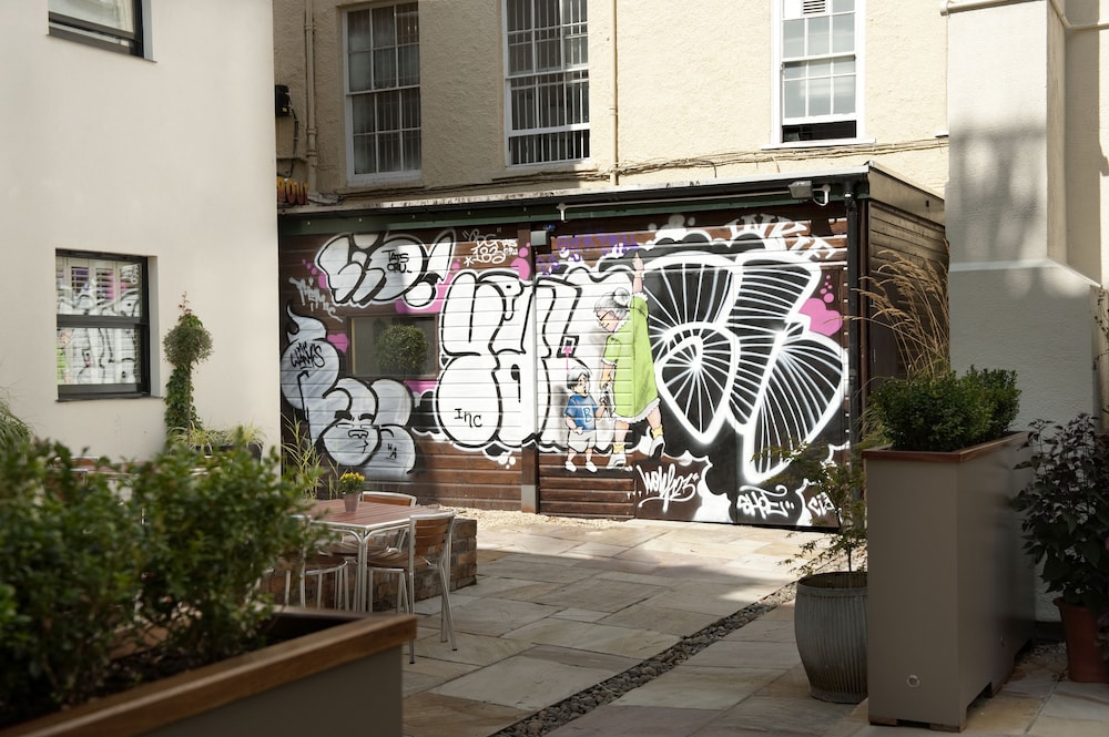 Brooks Guesthouse Bristol 12/69
