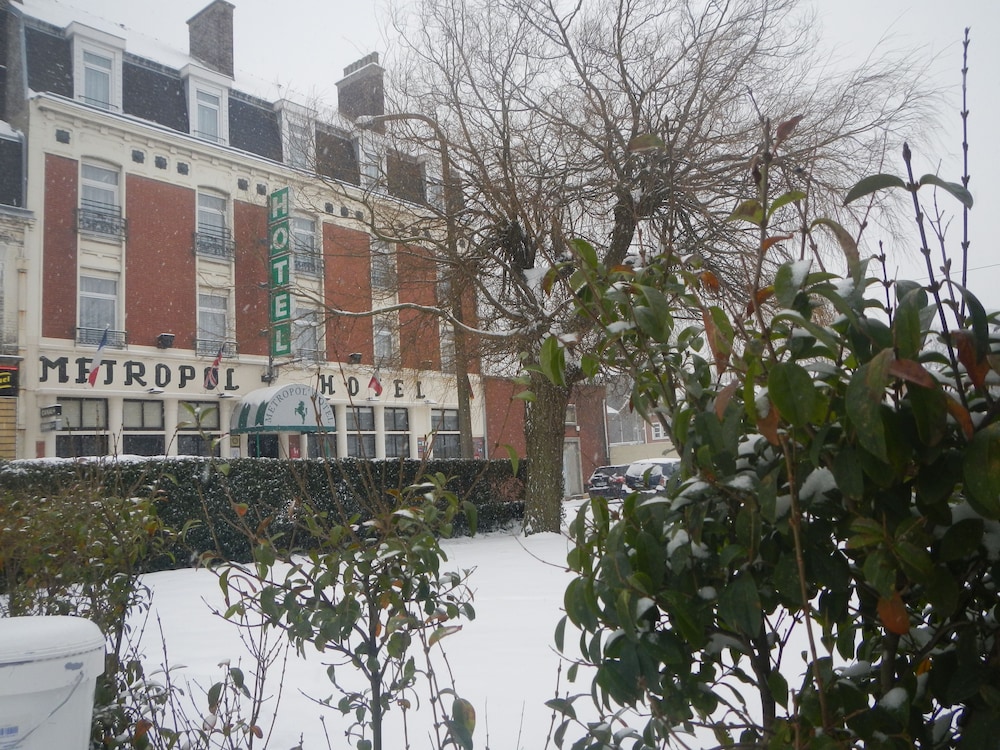 Metropol Hotel 2/66