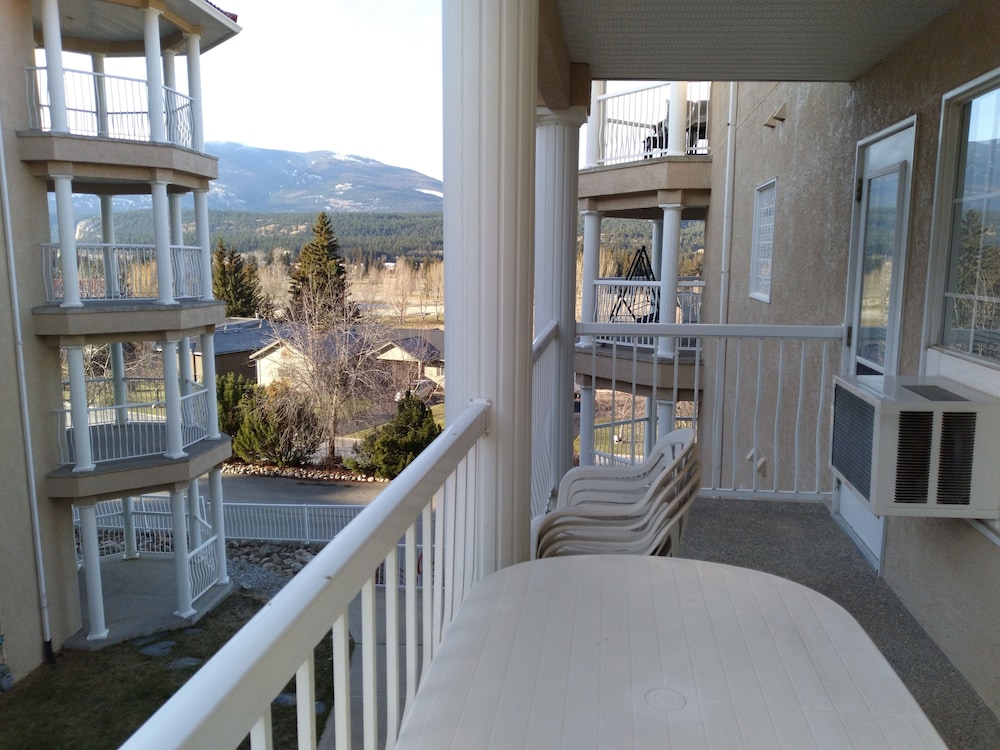 Mountain View Suites at Fairmont Hot Springs 3/63