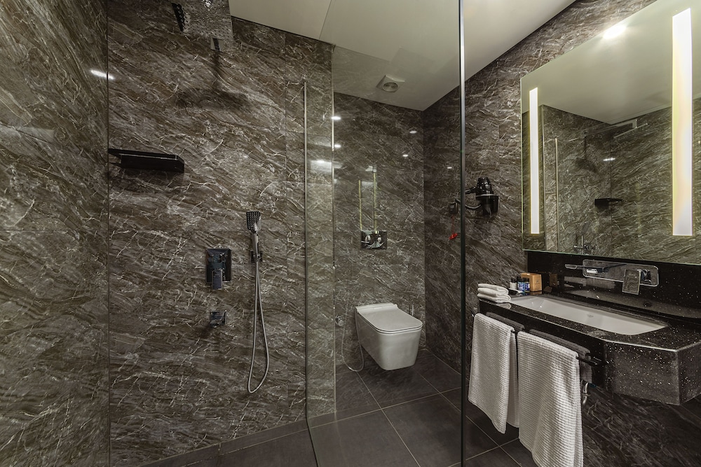 Demiray Hotel 50/50