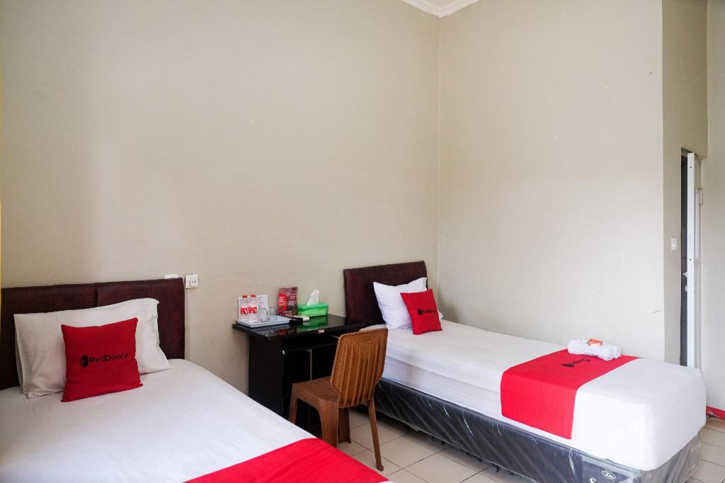 RedDoorz near Kampus UMP Purwokerto 25/44