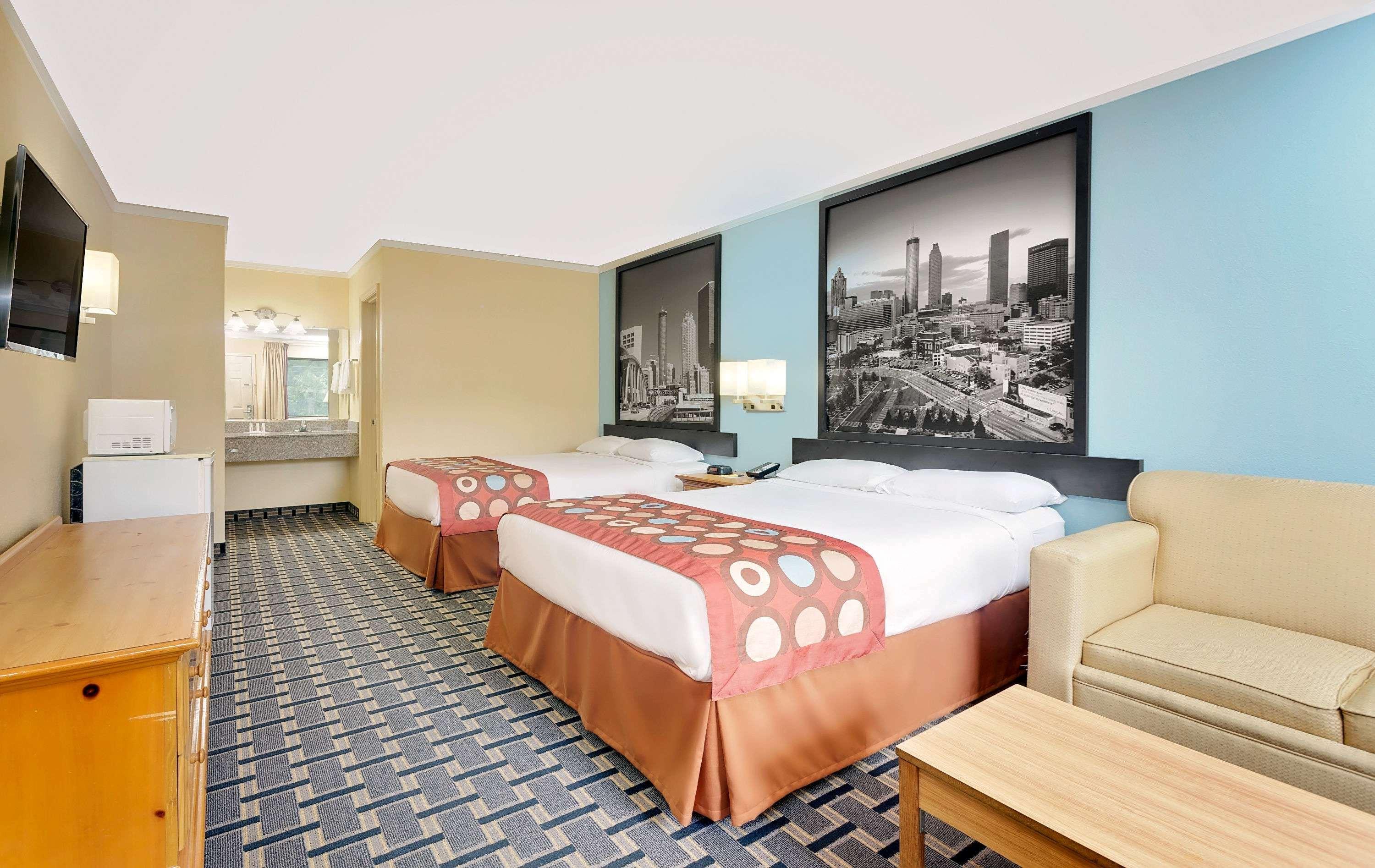 Super 8 by Wyndham Cartersville 10/15