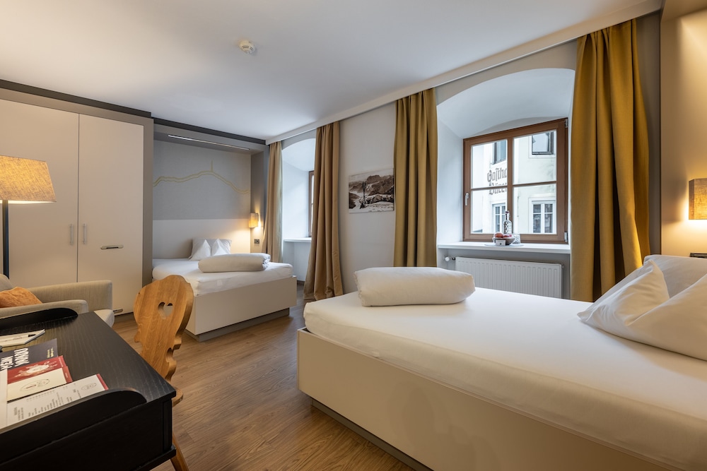Room, Twin Beds
