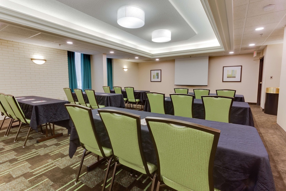 Drury Inn And Suites Birmingham Southeast 44/48