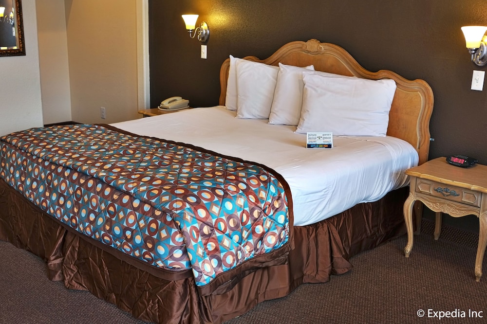 Anaheim Discovery Inn Suites 16/68