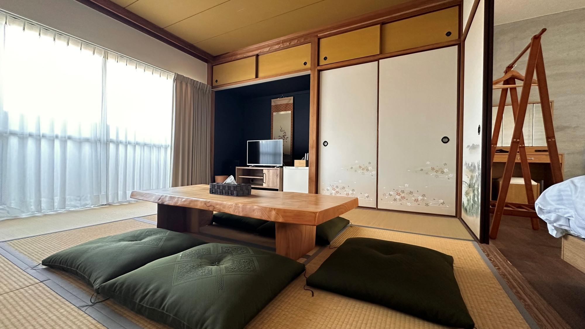 Japanese Western, Shared Bathroom, Private Bathroom
