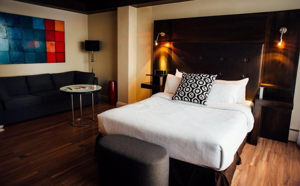 Hotel Chicoutimi 16/55