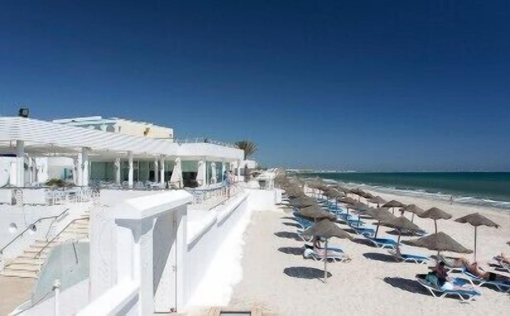 El Mehdi Beach Resort 76/84