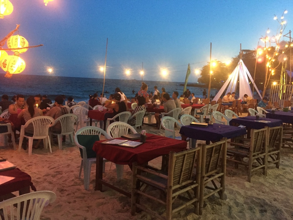 Sea Breeze Resort 30/35