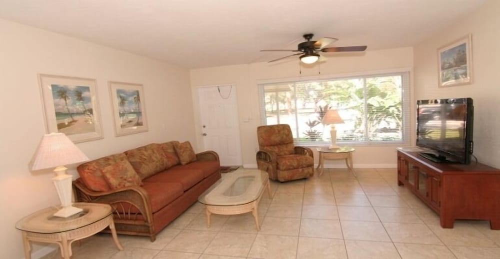 Tropical Villas of Venice Beach 45/71