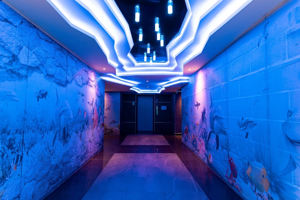 Rodina Beach Hotel 41/74