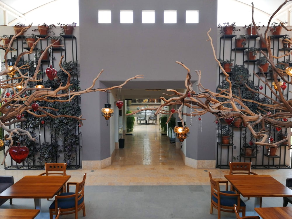 Alesia Hotel 38/52