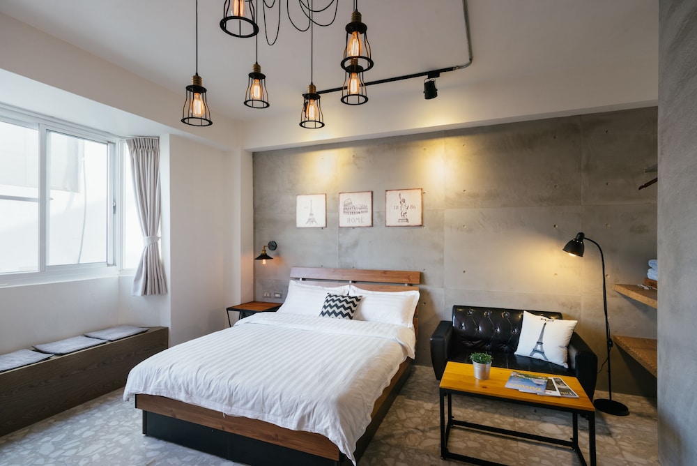 Mutter Apartment 9/50