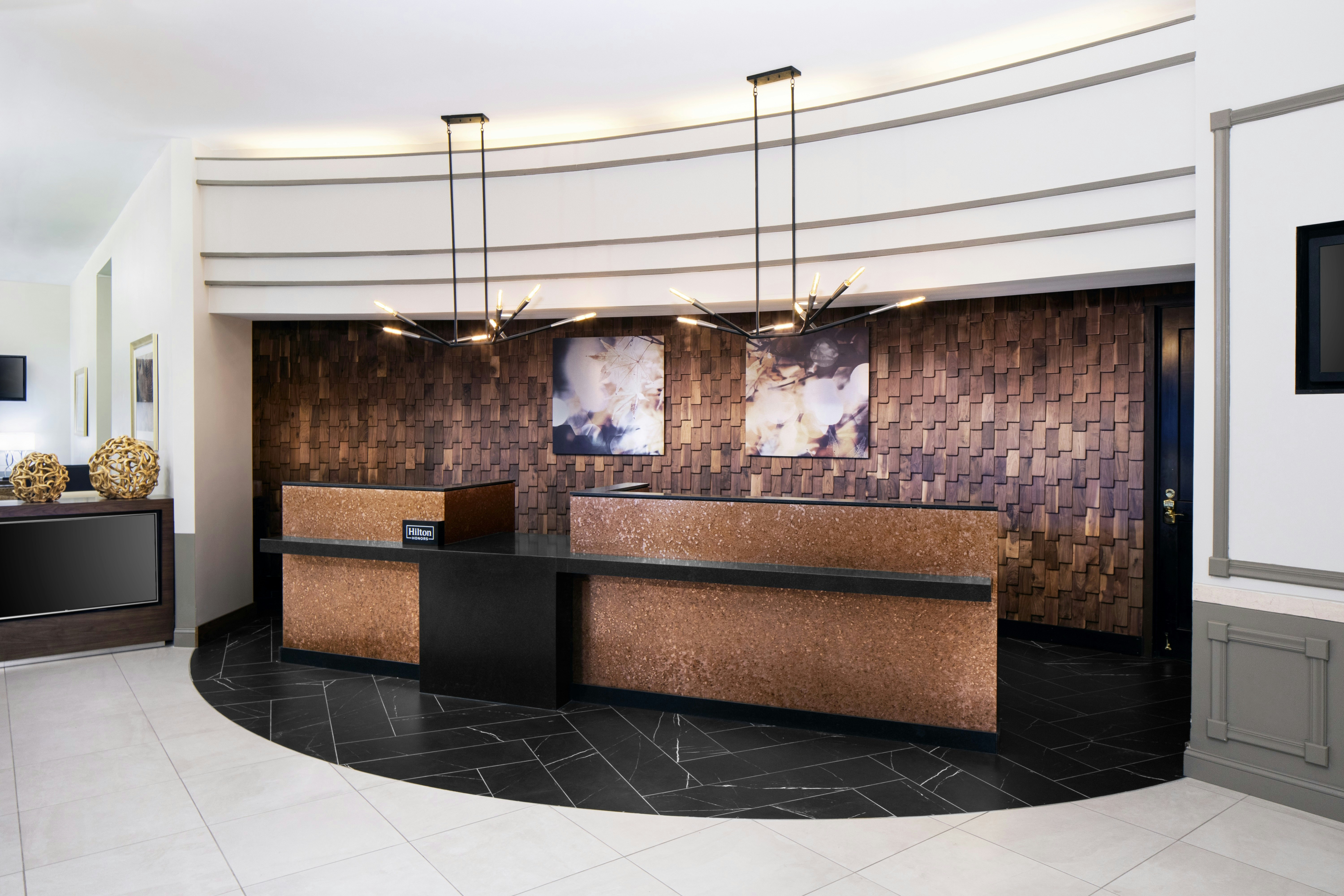 Lobby at DoubleTree by Hilton Nashua, NASHUA - NH