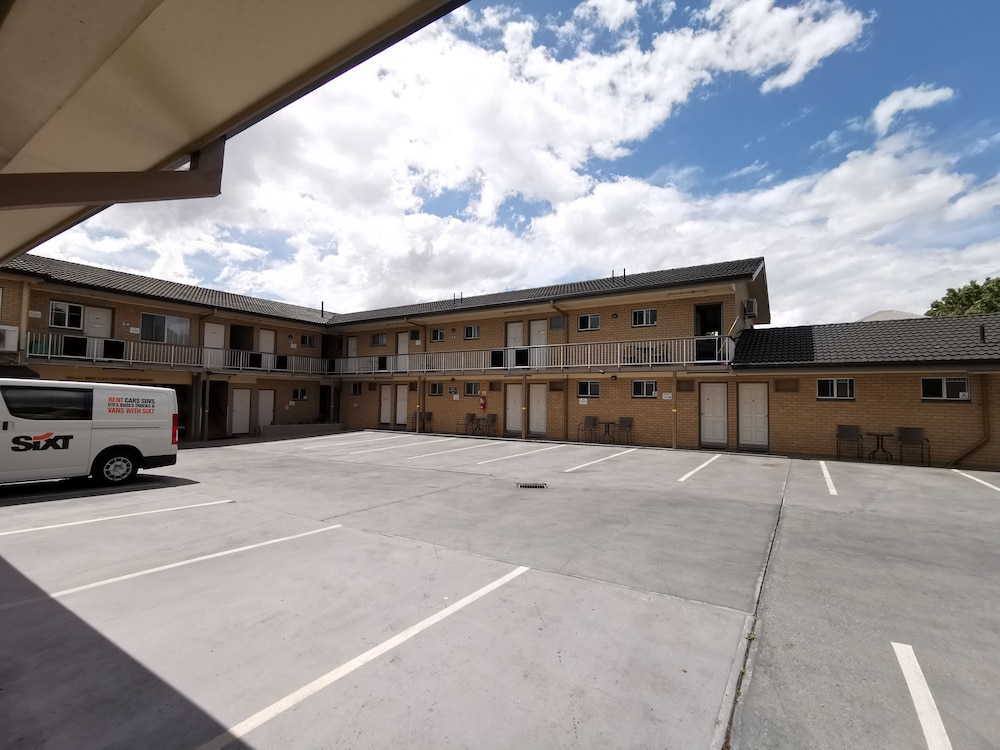 Leichhardt Motor Inn 55/69