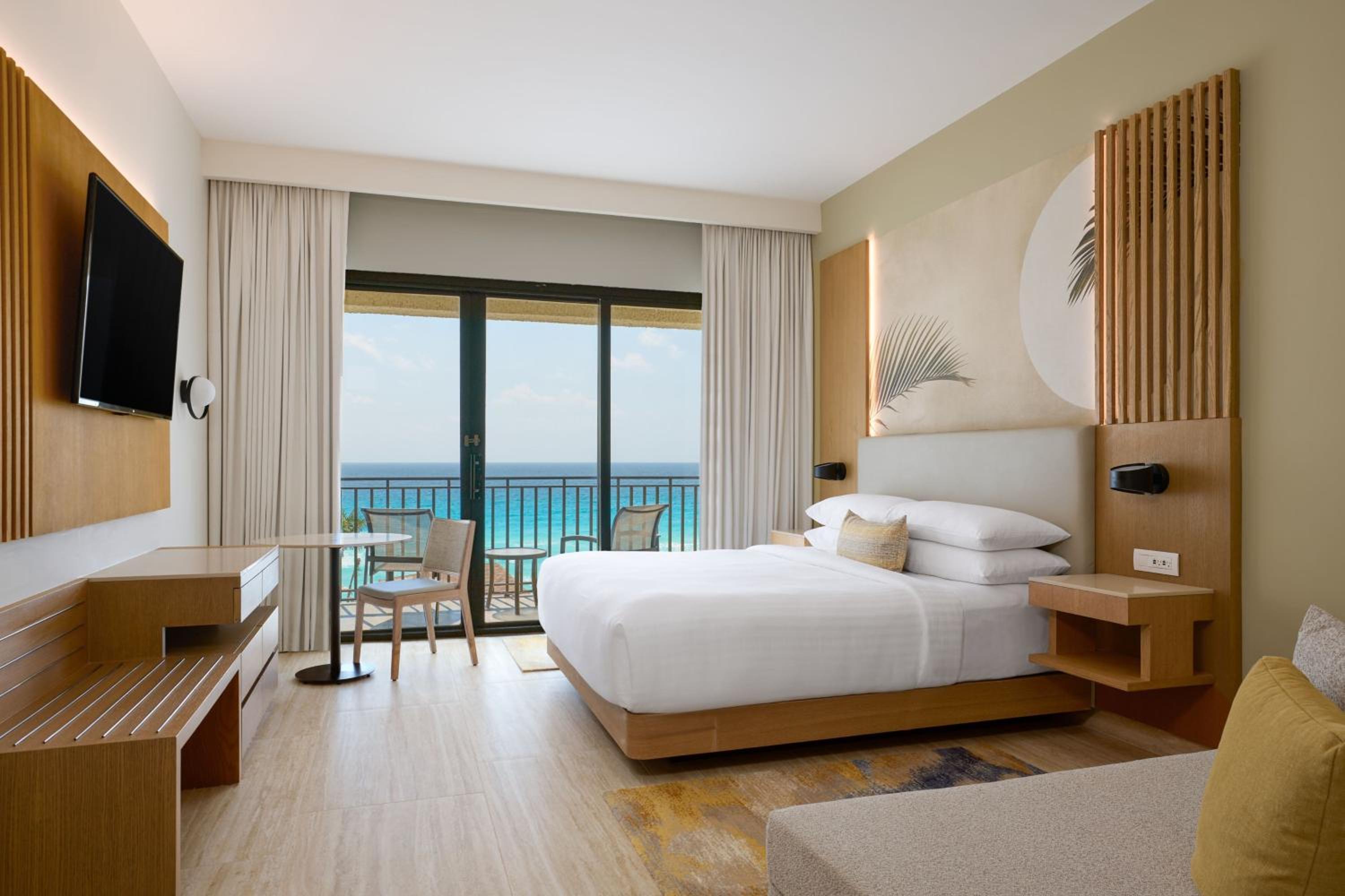 Room, King Bed, Ocean Front, Sofa
