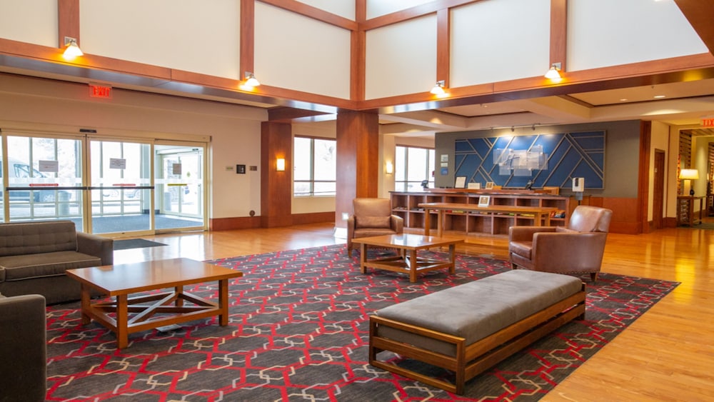 Holiday Inn Express Columbus Airport Easton Ex Four Points By Sheraton Columbus Ohio Airport 35/45