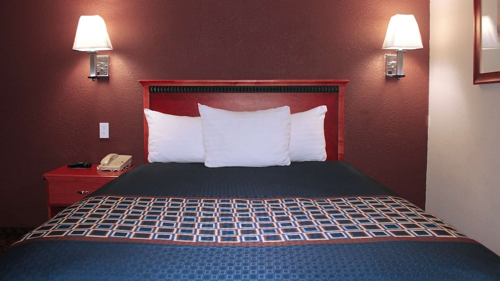 Travel Inn By OYO Omaha 11/22