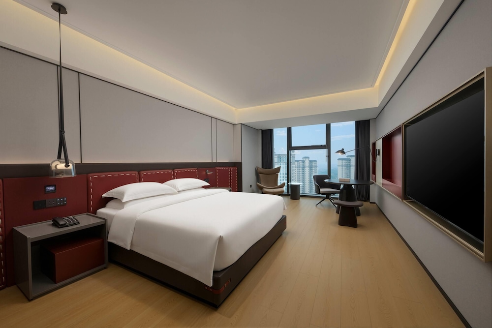 Select, King Bed, City View