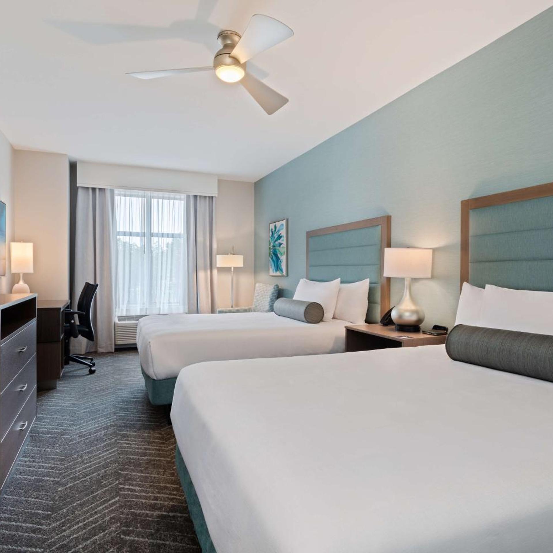 1 Bedroom, Suite, 2 Queen Beds, Sofa