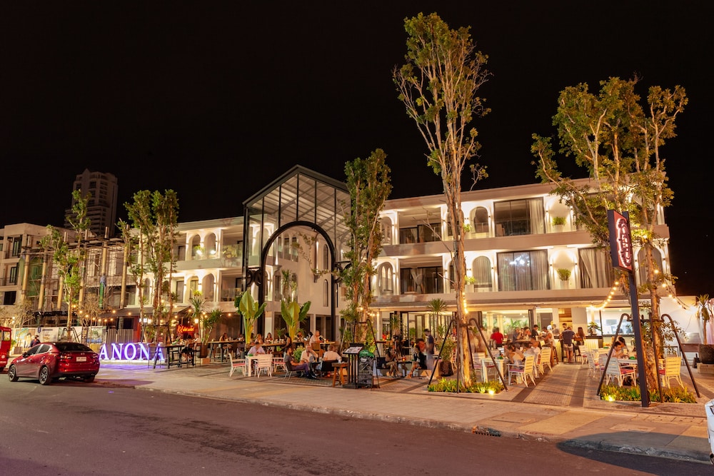 Anona Beachfront Phuket Resort 59/65
