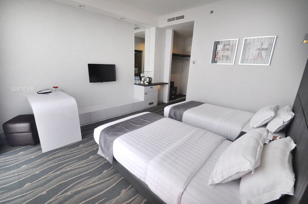 Dreamtel Jakarta 16/68