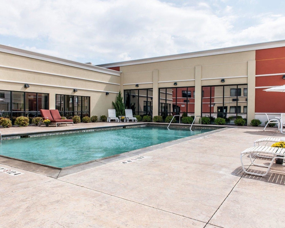 Quality Inn Suites Mattoon 3/39