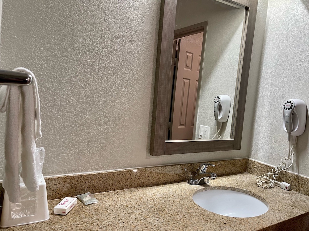 Red Roof Inn Lafayette La 24/40