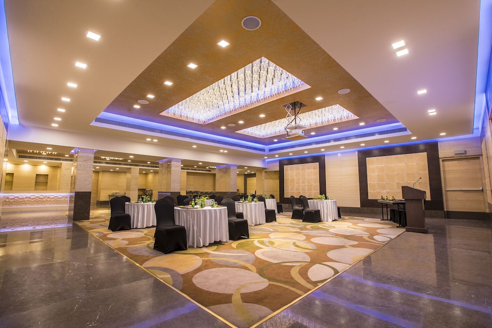 The Suryaa New Delhi 6/51