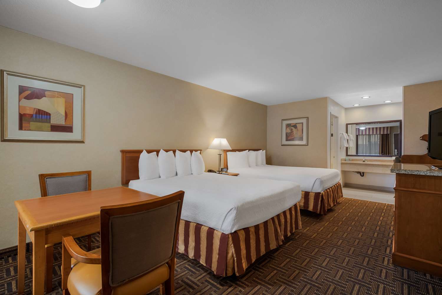 Best Western Norwalk Inn 12/35