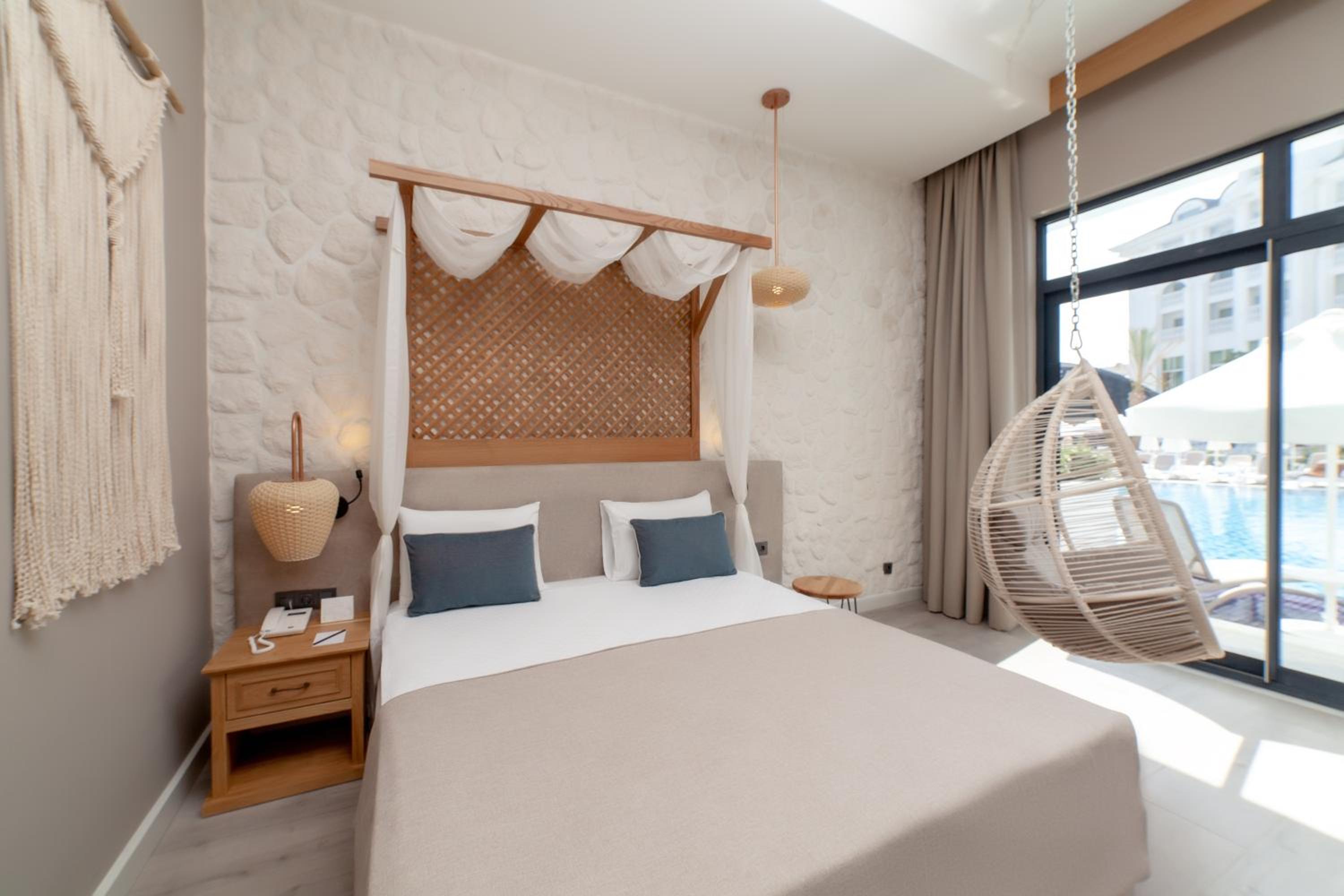Room, Double Bed, Pool View