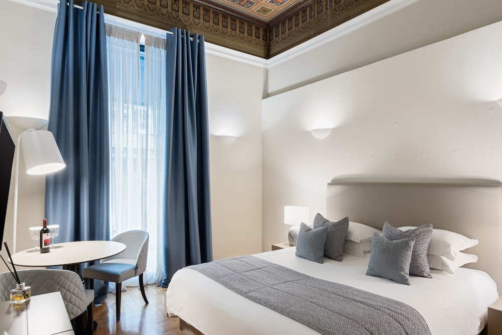 33 Solonos Suites 15/50