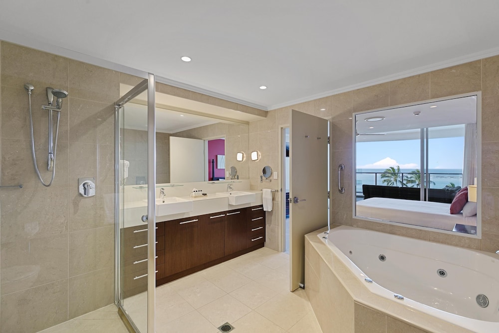 بنتهاوس بسرير كينج وسرير كوين وسريرين منفصلين بـ3 غرف نوم، Oaks Hervey Bay Resort and Spa 9/9