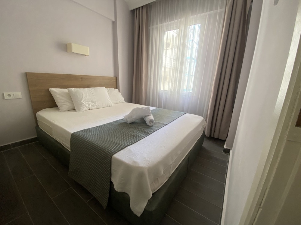 1 Bedroom, Family Suite, Twin Beds, Murphy Bed, Queen Bed، Baskent Hotel 5/10