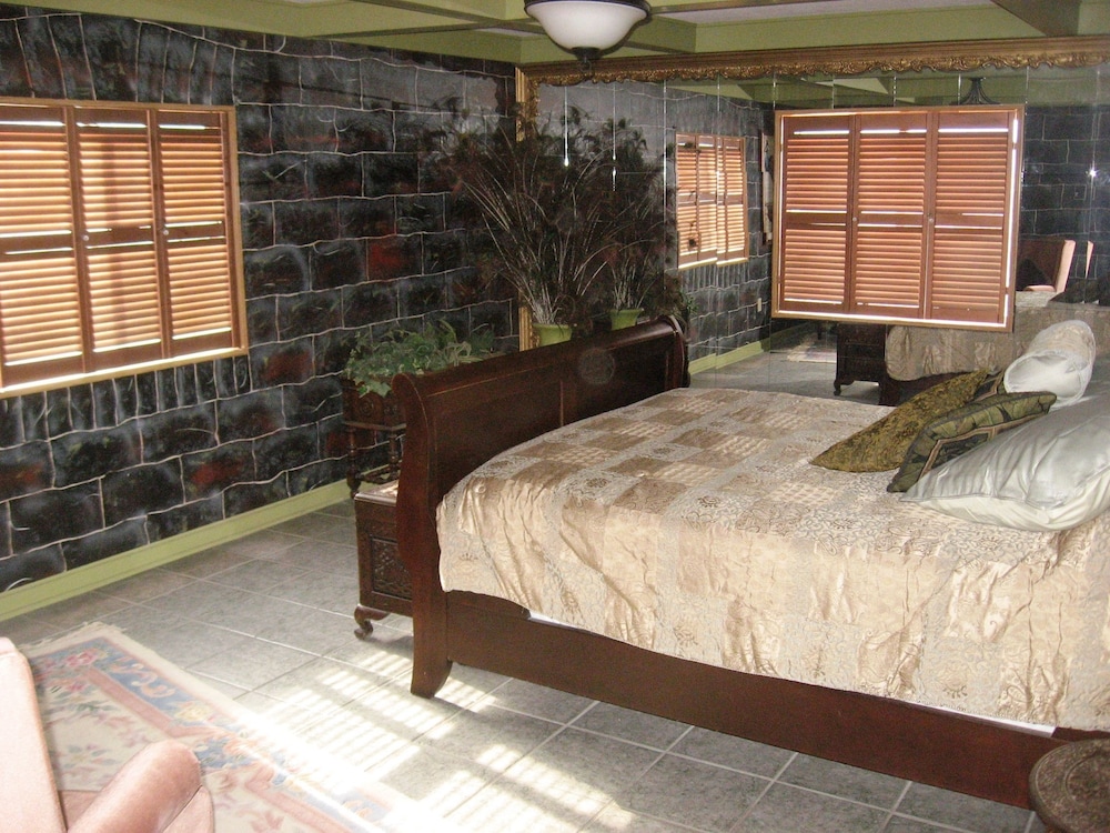 Shady Lady Bed & Breakfast 19/61
