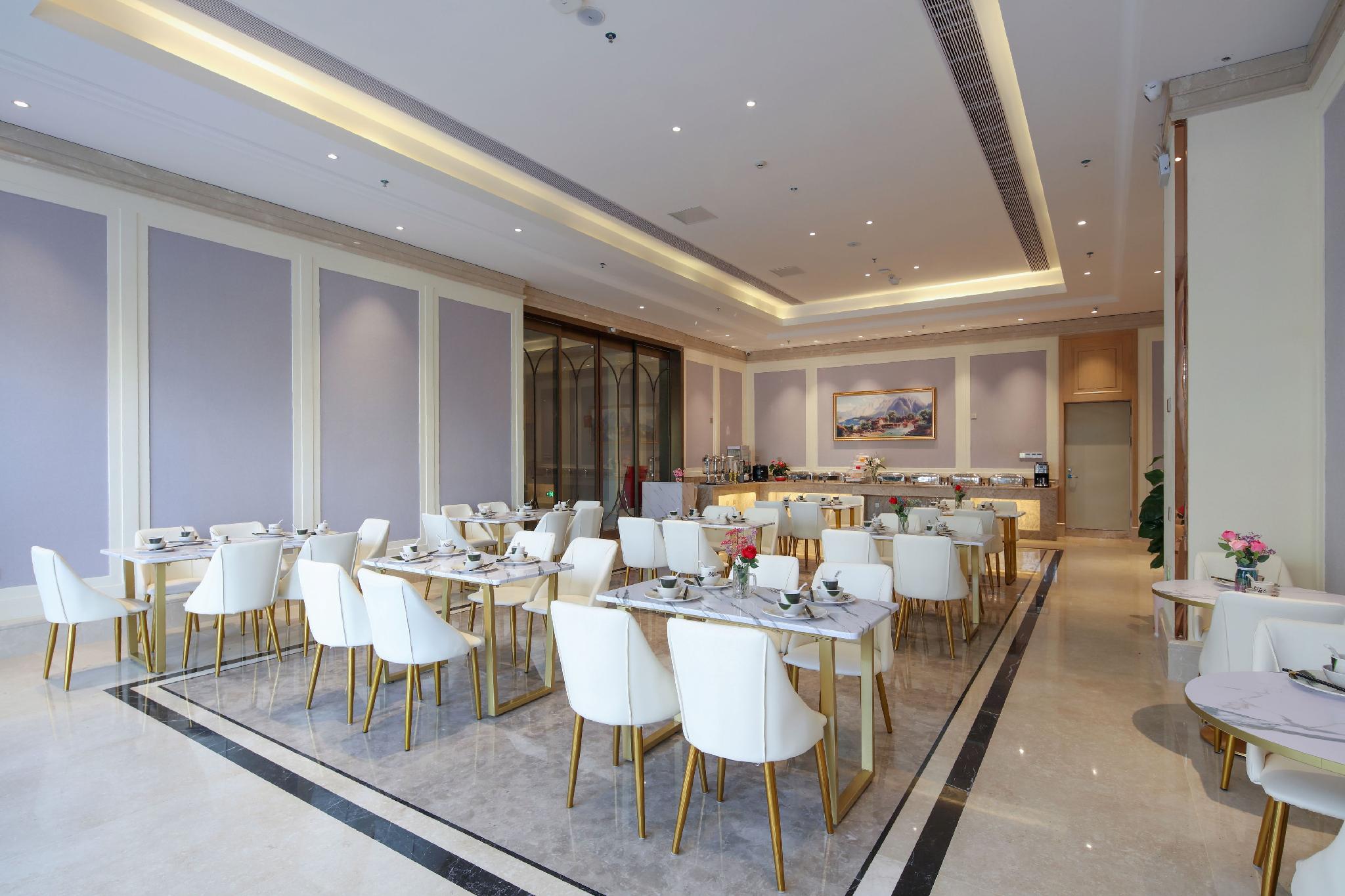 Vienna Hotel (Lingao store) 50/50