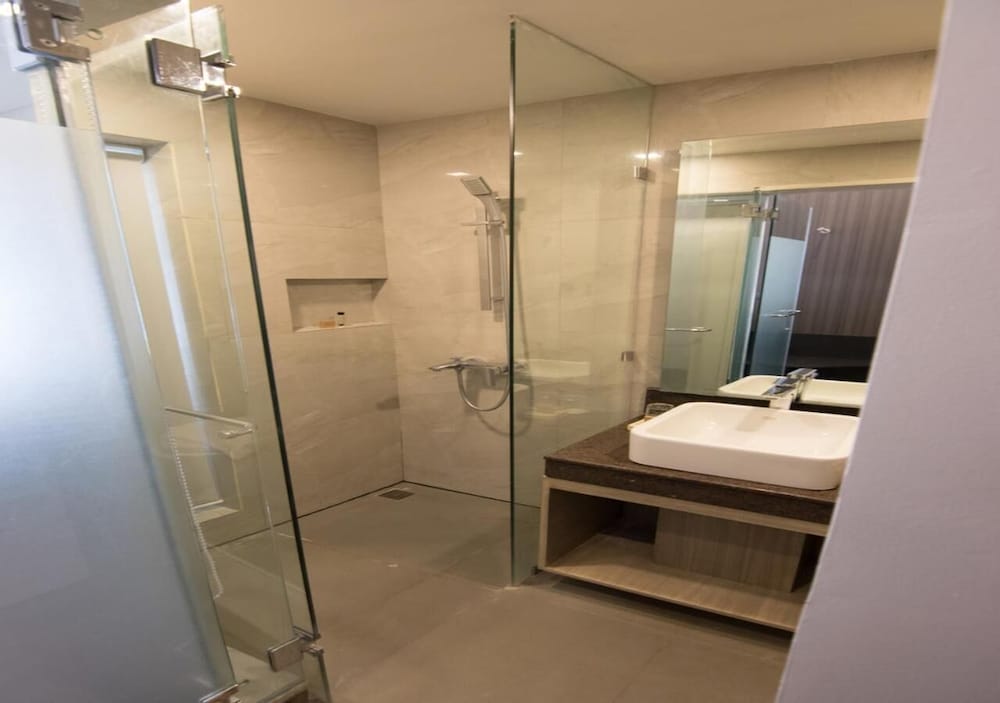Goldberry Lite Hotel Iloilo 33/35
