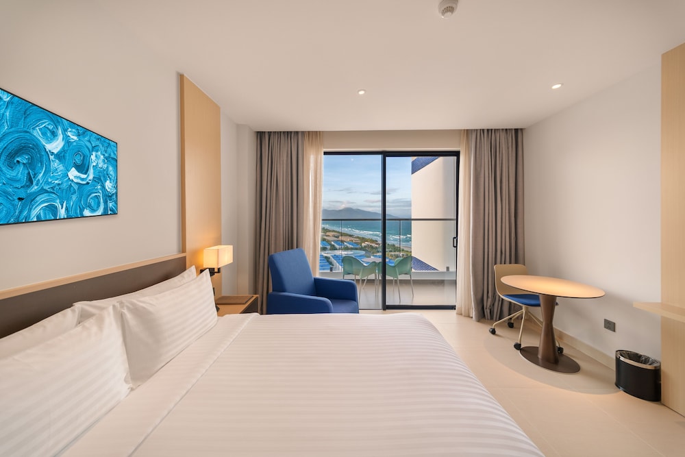 DELUXE, KING BED, SEA VIEW