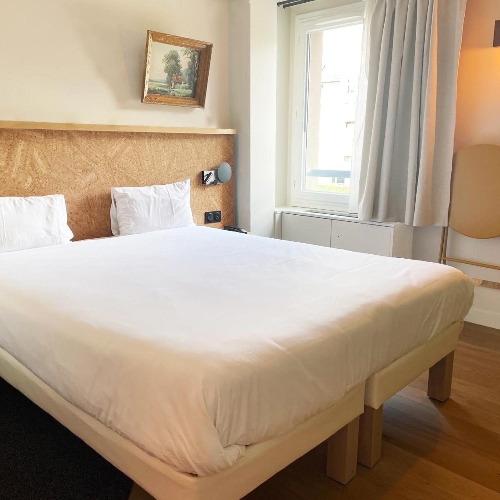 Pop, Double Bed