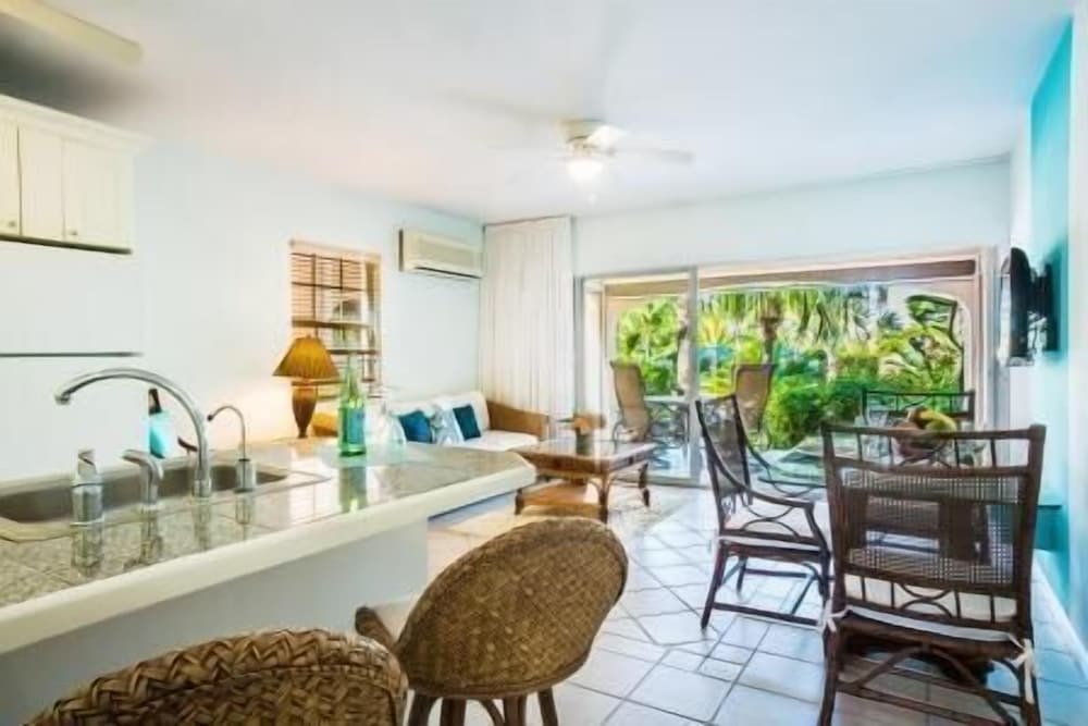 Inn At Grace Bay 11/33