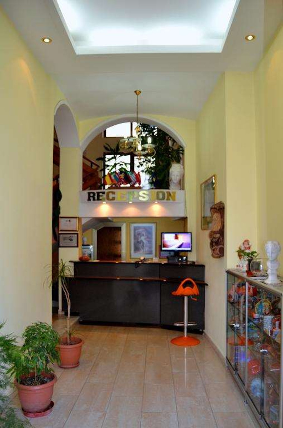 Kruja Hotel 13/65