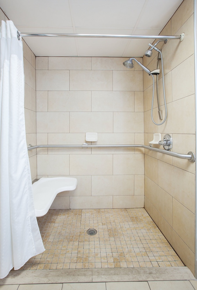 Holiday Inn Exp Winston Salem 44/48