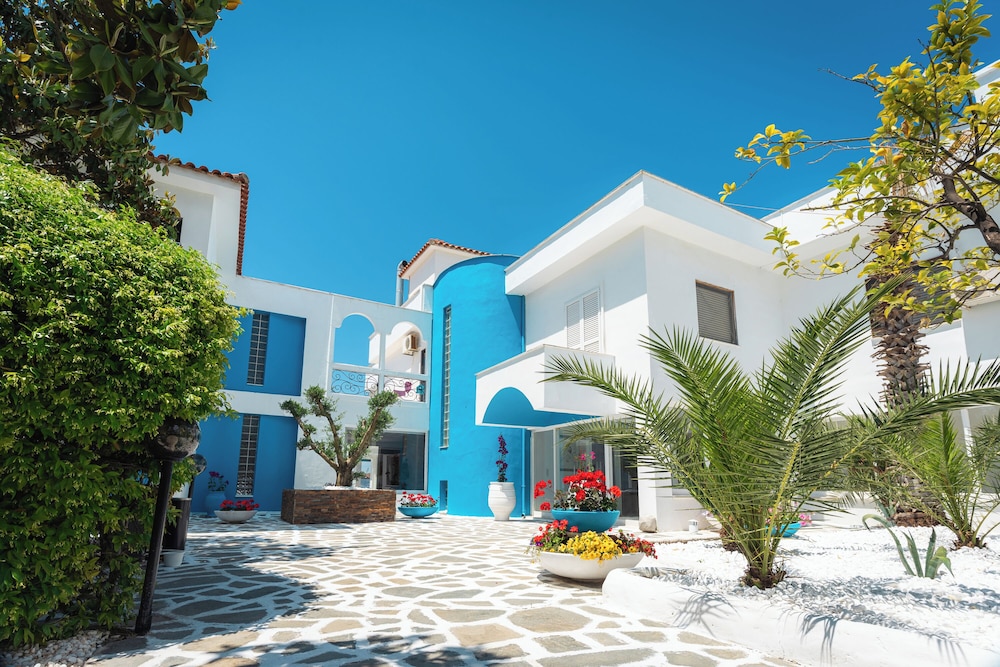 Kamari Beach Hotel 55/65
