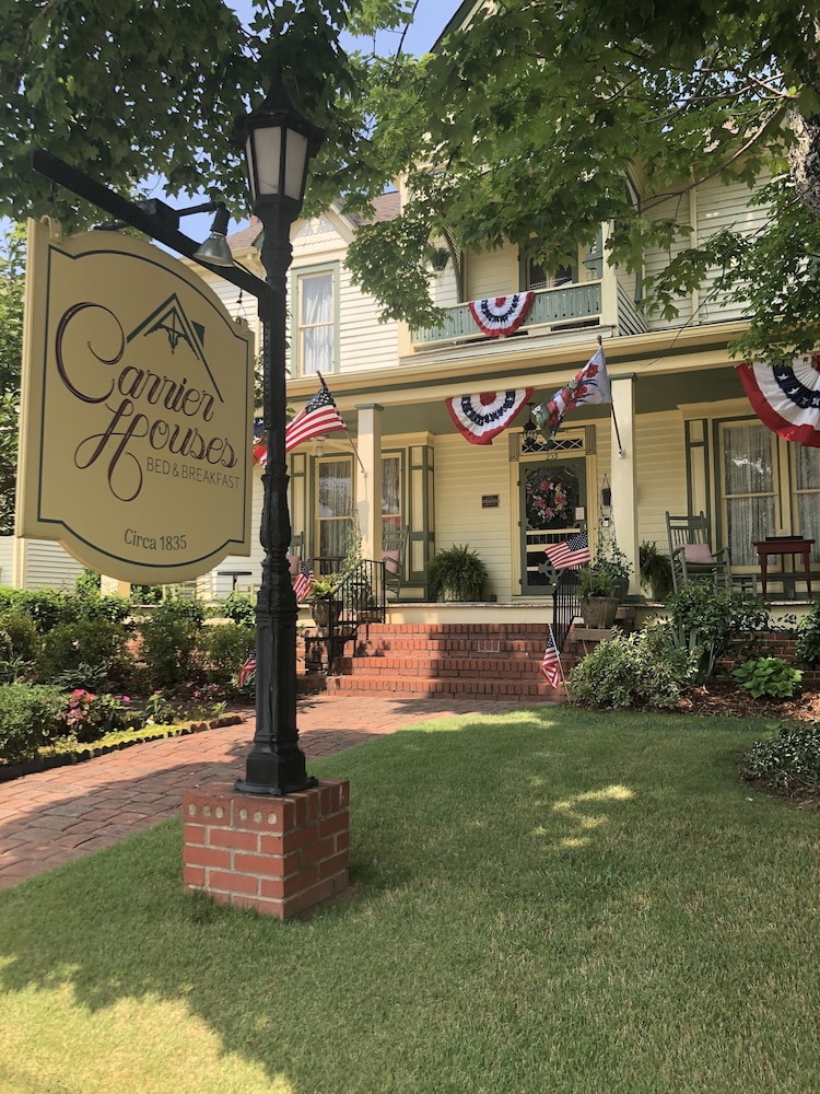 Carrier Houses Bed and Breakfast 3/60