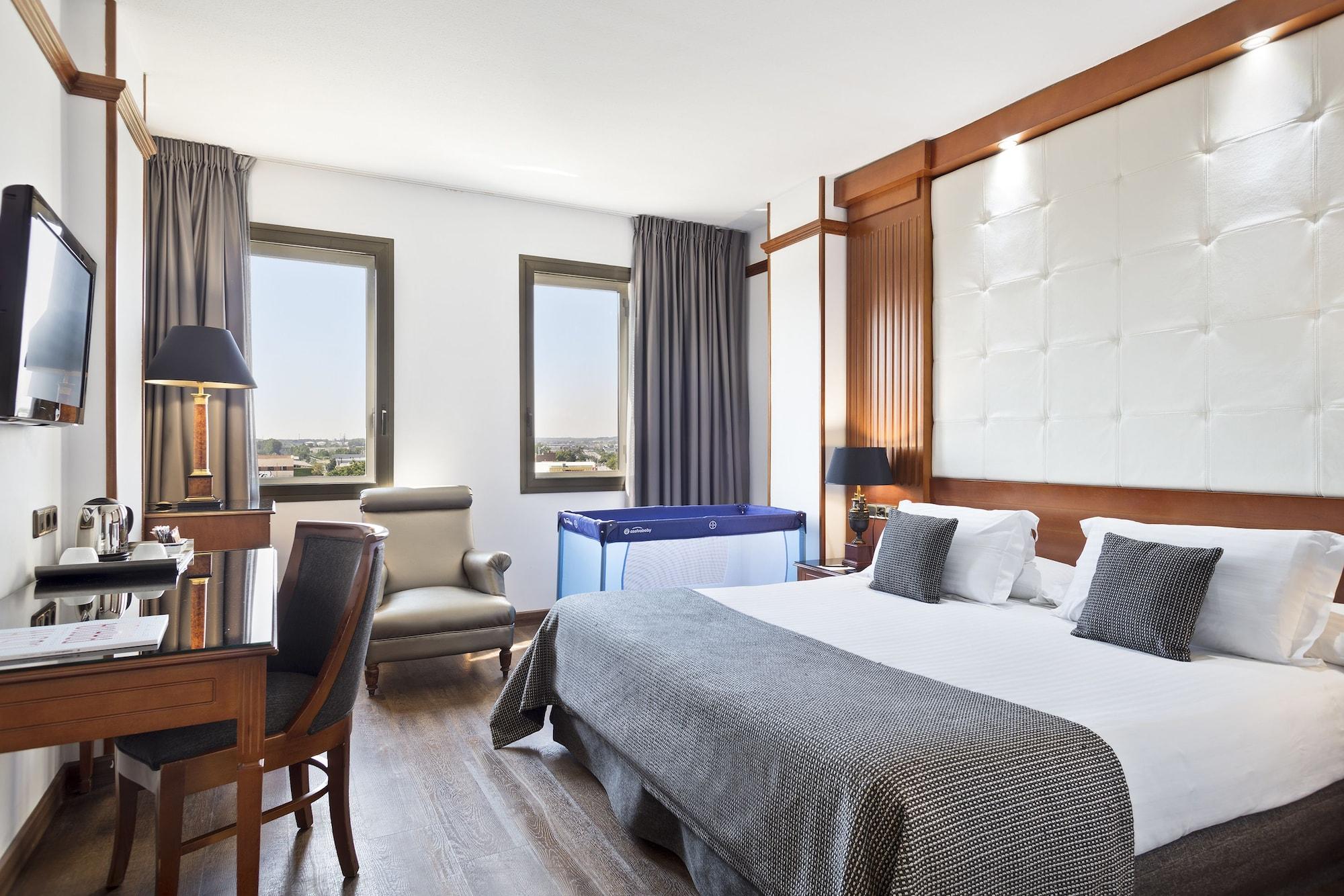 Melia, Twin Beds