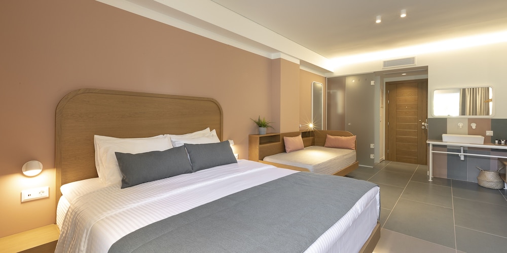 Executive, Suite, 1 King and 1 Single Beds