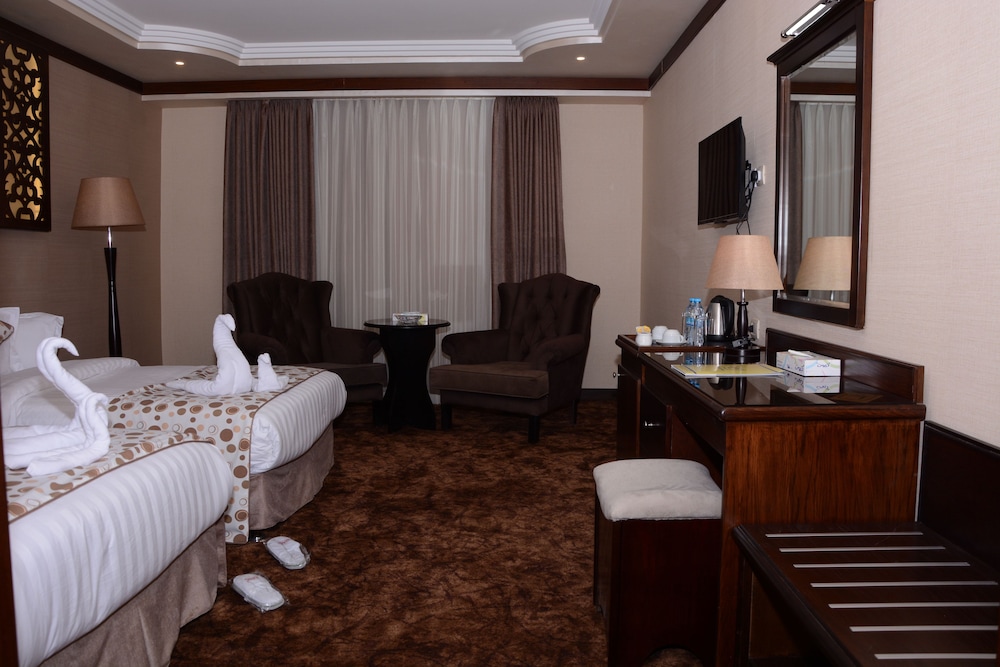 Rojina Hotel 8/33