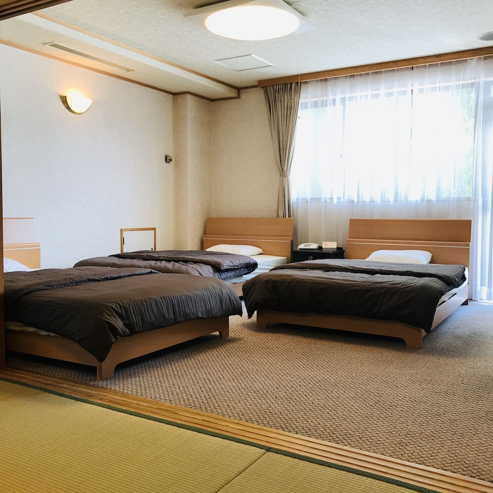 Lake Side Nikko Hotel 44/68